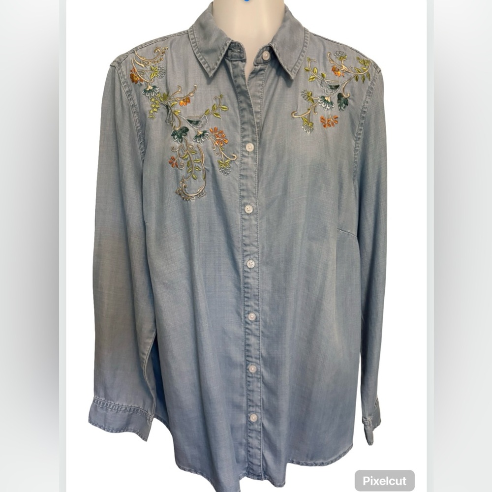 Chico's Blue Button Down Shirt with Floral Embroidery Size 3 (14-16) XL